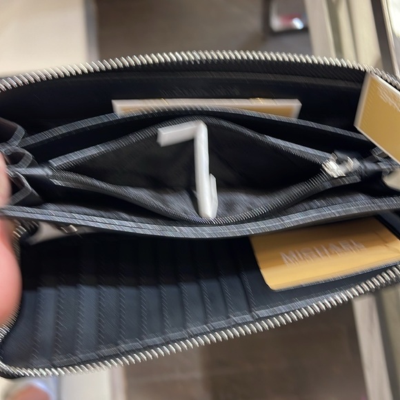 Michael Kors Jet Set Travel Large Signature Logo and Metallic Continental Wallet - Picture 10 of 16